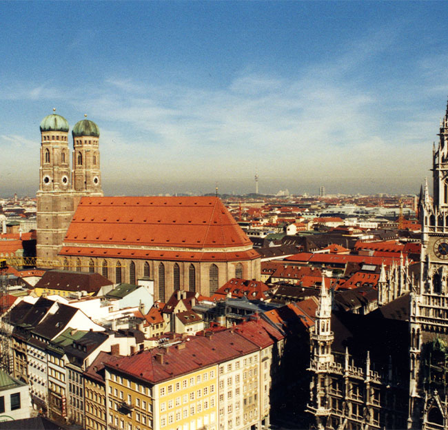 Skyline Munich, Frauenkirche and steeple of New Town Hall