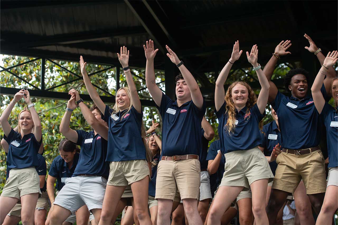 2022 Honors Orientation group in the Grove. Photo by Kevin Bain/The University of Mississippi Marketing Communications