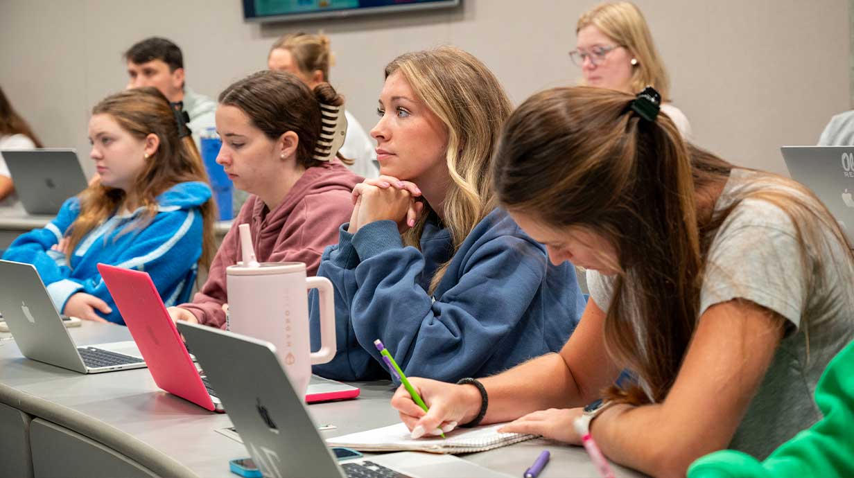A row of students during Rich Gentry's course in Holman 122.